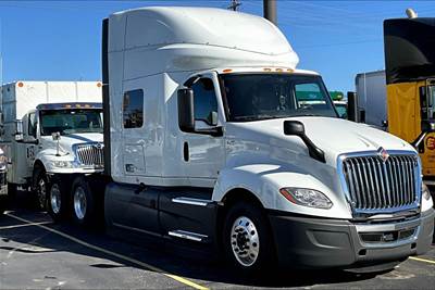 International LT625 Sleeper Semi Truck - 73" Raised Roof Sleeper, Cummins 400HP, 12 Speed