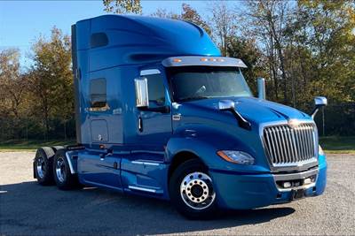 International LT625 Sleeper Semi Truck - 73" Raised Roof Sleeper, Cummins 400HP, 12 Speed