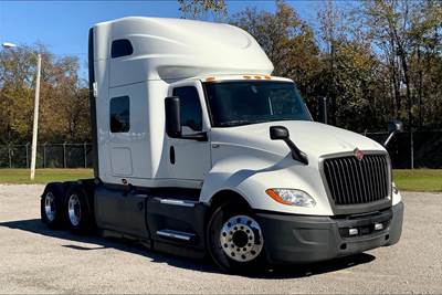 International LT625 Sleeper Semi Truck - 73" Raised Roof Sleeper, Cummins 400HP, 12 Speed