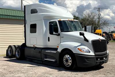 International LT625 Sleeper Semi Truck - 73" Raised Roof Sleeper, Cummins 400HP, 12 Speed