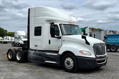International LT625 Sleeper Semi Truck - 56" Hi Rise Sleeper, A26 400HP, 12 Speed