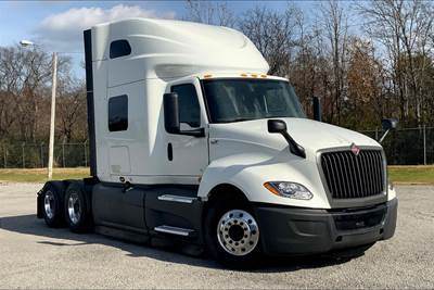 International LT625 Sleeper Semi Truck - 73" Raised Roof Sleeper, Cummins 450HP, 12 Speed