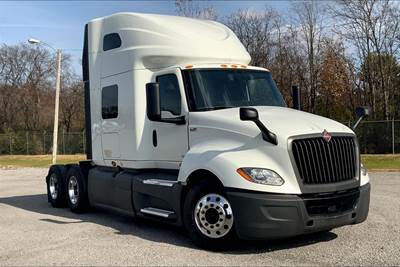International LT625 Sleeper Semi Truck - 73" Raised Roof Sleeper, Cummins 450HP, 12 Speed