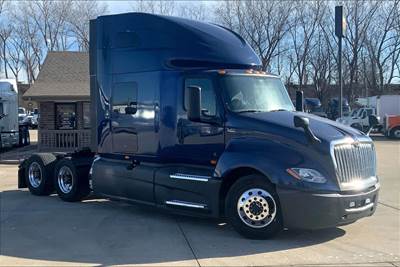 International LT625 Sleeper Semi Truck - 73" Raised Roof Sleeper, Cummins 400HP, 12 Speed