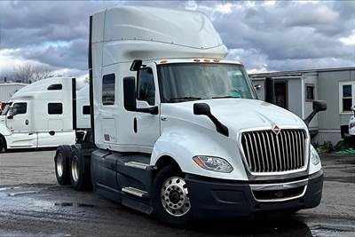 International LT625 Sleeper Semi Truck - 56" Hi Rise Sleeper, Cummins 400HP, 12 Speed
