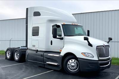 International LT625 Sleeper Semi Truck - 73" Raised Roof Sleeper, Cummins 400HP, 12 Speed