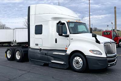 International LT625 Sleeper Semi Truck - 73" Raised Roof Sleeper, Cummins 400HP, 12 Speed