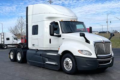 International LT625 Sleeper Semi Truck - 73" Raised Roof Sleeper, Cummins 400HP, 12 Speed