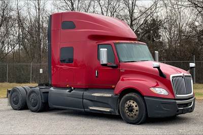 International LT625 Sleeper Semi Truck - 73" Raised Roof Sleeper, Cummins 450HP, 12 Speed