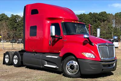 International LT625 Sleeper Semi Truck - 73" Raised Roof Sleeper, Cummins 450HP, 12 Speed