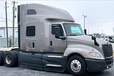 International LT625 Sleeper Semi Truck - 73" Raised Roof Sleeper, Cummins 400HP, 12 Speed