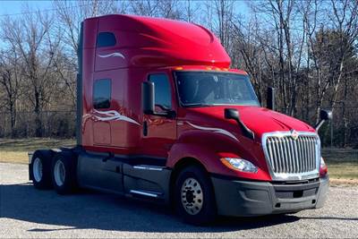 International LT625 Sleeper Semi Truck - 73" Raised Roof Sleeper, Cummins 450HP, 12 Speed