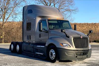 International LT625 Sleeper Semi Truck - 73" Raised Roof Sleeper, Cummins 400HP, 12 Speed