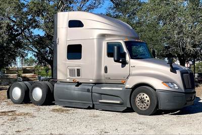 International LT625 Sleeper Semi Truck - 73" Raised Roof Sleeper, Cummins 400HP, 12 Speed