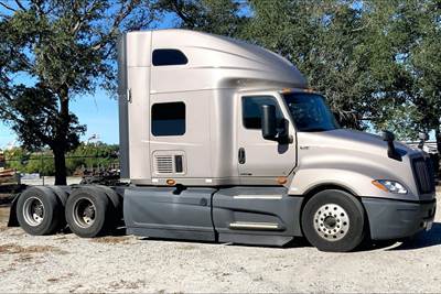 International LT625 Sleeper Semi Truck - 73" Raised Roof Sleeper, Cummins 400HP, 12 Speed