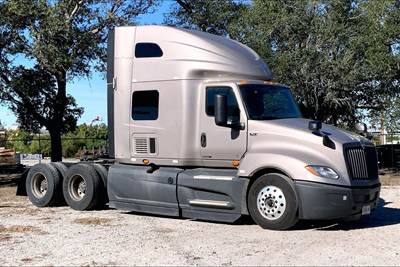 International LT625 Sleeper Semi Truck - 73" Raised Roof Sleeper, Cummins 400HP, 12 Speed