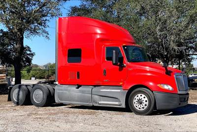 International LT625 Sleeper Semi Truck - 73" Hi Rise Sleeper, Cummins 400HP, 12 Speed