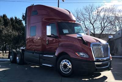 International LT625 Sleeper Semi Truck - 73" Raised Roof Sleeper, Cummins 450HP, 12 Speed