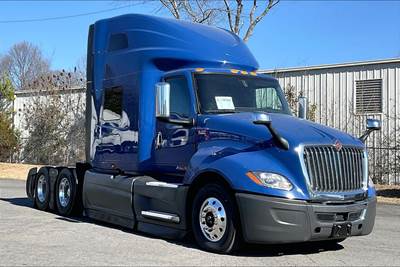 International LT625 Sleeper Semi Truck - 73" Raised Roof Sleeper, Cummins 450HP, 12 Speed