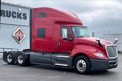 International LT625 Sleeper Semi Truck - 73" Raised Roof Sleeper, Cummins 450HP, 12 Speed