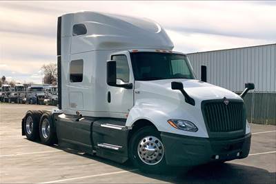 International LT625 Sleeper Semi Truck - 73" Raised Roof Sleeper, Cummins 450HP, 12 Speed