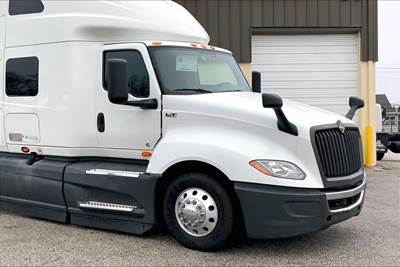 International LT625 Sleeper Semi Truck - 73" Raised Roof Sleeper, Cummins 450HP, 12 Speed