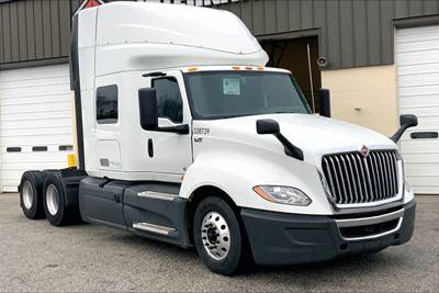 International LT625 Sleeper Semi Truck - 56" Hi Rise Sleeper, Cummins 400HP, 12 Speed