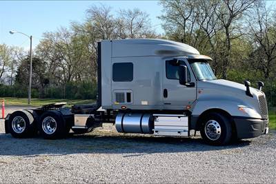 International LT625 Sleeper Semi Truck - 73" Hi Rise Sleeper, S13 450HP, 14 Speed