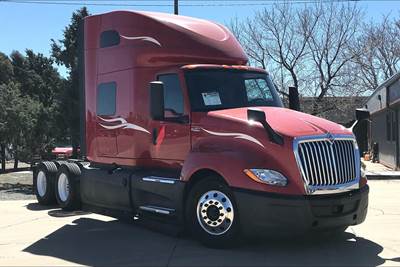 International LT625 Sleeper Semi Truck - 73" Raised Roof Sleeper, Cummins 450HP, 12 Speed