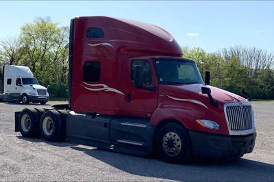 International LT625 Sleeper Semi Truck - 73" Raised Roof Sleeper, Cummins 450HP, 12 Speed