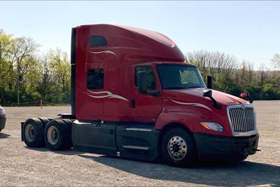 International LT625 Sleeper Semi Truck - 73" Raised Roof Sleeper, Cummins 450HP, 12 Speed