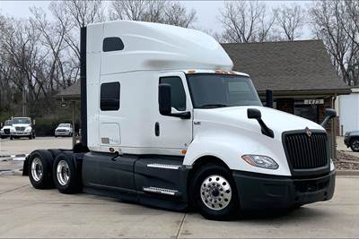 International LT625 Sleeper Semi Truck - 73" Raised Roof Sleeper, Cummins 450HP, 12 Speed