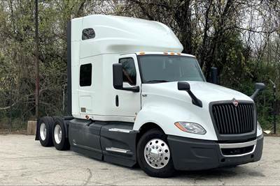 International LT625 Sleeper Semi Truck - 73" Raised Roof Sleeper, Cummins 450HP, 12 Speed