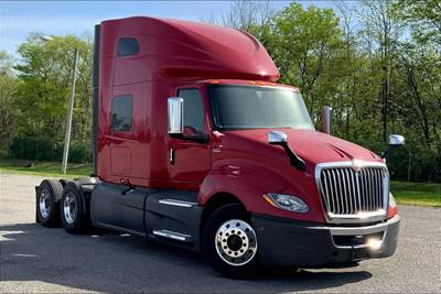 International LT625 Sleeper Semi Truck - 73" Raised Roof Sleeper, Cummins 450HP, 12 Speed