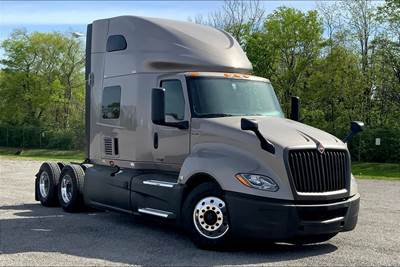 International LT625 Sleeper Semi Truck - 73" Raised Roof Sleeper, Cummins 400HP, 12 Speed
