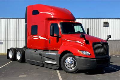 International LT625 Sleeper Semi Truck - 73" Raised Roof Sleeper, Cummins 450HP, 12 Speed