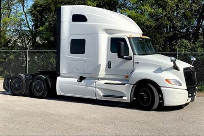 International LT625 Sleeper Semi Truck - 73" Raised Roof Sleeper, Cummins 500HP, 12 Speed