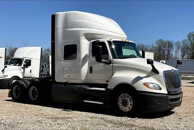 International LT625 Sleeper Semi Truck - 56" Hi Rise Sleeper, Cummins 400HP, 12 Speed