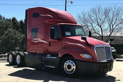 International LT625 Sleeper Semi Truck - 73" Raised Roof Sleeper, Cummins 450HP, 12 Speed
