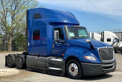 International LT625 Sleeper Semi Truck - 73" Raised Roof Sleeper, Cummins 450HP, 12 Speed