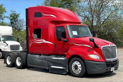 International LT625 Sleeper Semi Truck - 73" Raised Roof Sleeper, Cummins 450HP, 12 Speed