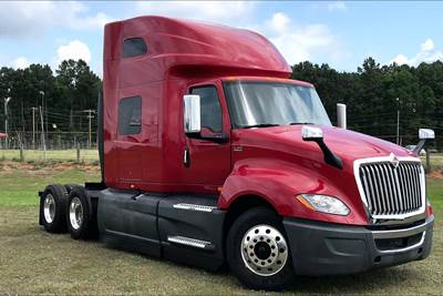 International LT625 Sleeper Semi Truck - 73" Raised Roof Sleeper, Cummins 450HP, 12 Speed
