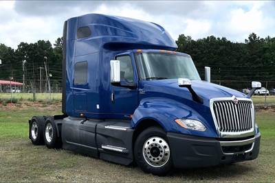 International LT625 Sleeper Semi Truck - 73" Raised Roof Sleeper, Cummins 450HP, 12 Speed