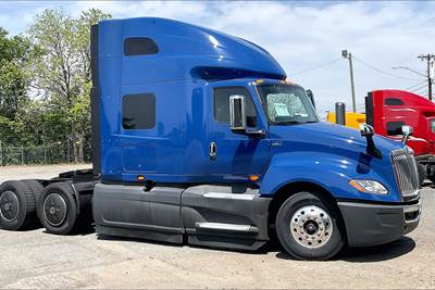 International LT625 Sleeper Semi Truck - 73" Raised Roof Sleeper, Cummins 450HP, 12 Speed