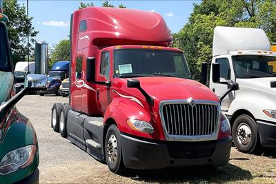 International LT625 Sleeper Semi Truck - 73" Raised Roof Sleeper, Cummins 450HP, 12 Speed