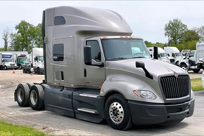 International LT625 Sleeper Semi Truck - 73" Raised Roof Sleeper, Cummins 400HP, 12 Speed