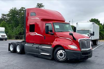 International LT625 Sleeper Semi Truck - 73" Raised Roof Sleeper, Cummins 450HP, 12 Speed
