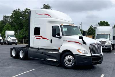 International LT625 Sleeper Semi Truck - 73" Hi Rise Sleeper, Cummins 450HP, 12 Speed