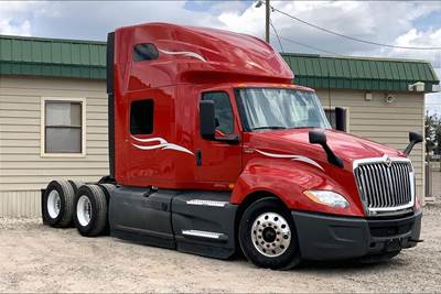 International LT625 Sleeper Semi Truck - 73" Raised Roof Sleeper, Cummins 450HP, 12 Speed