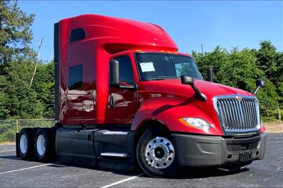International LT625 Sleeper Semi Truck - 73" Raised Roof Sleeper, Cummins 450HP, 12 Speed
